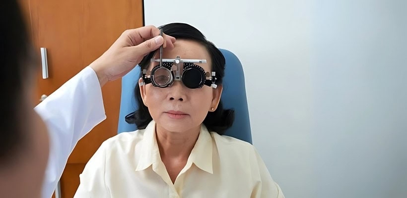 Early Signs of Cataract After 45: What You Must Know – Expert Insights by Dr. Jay Goyal